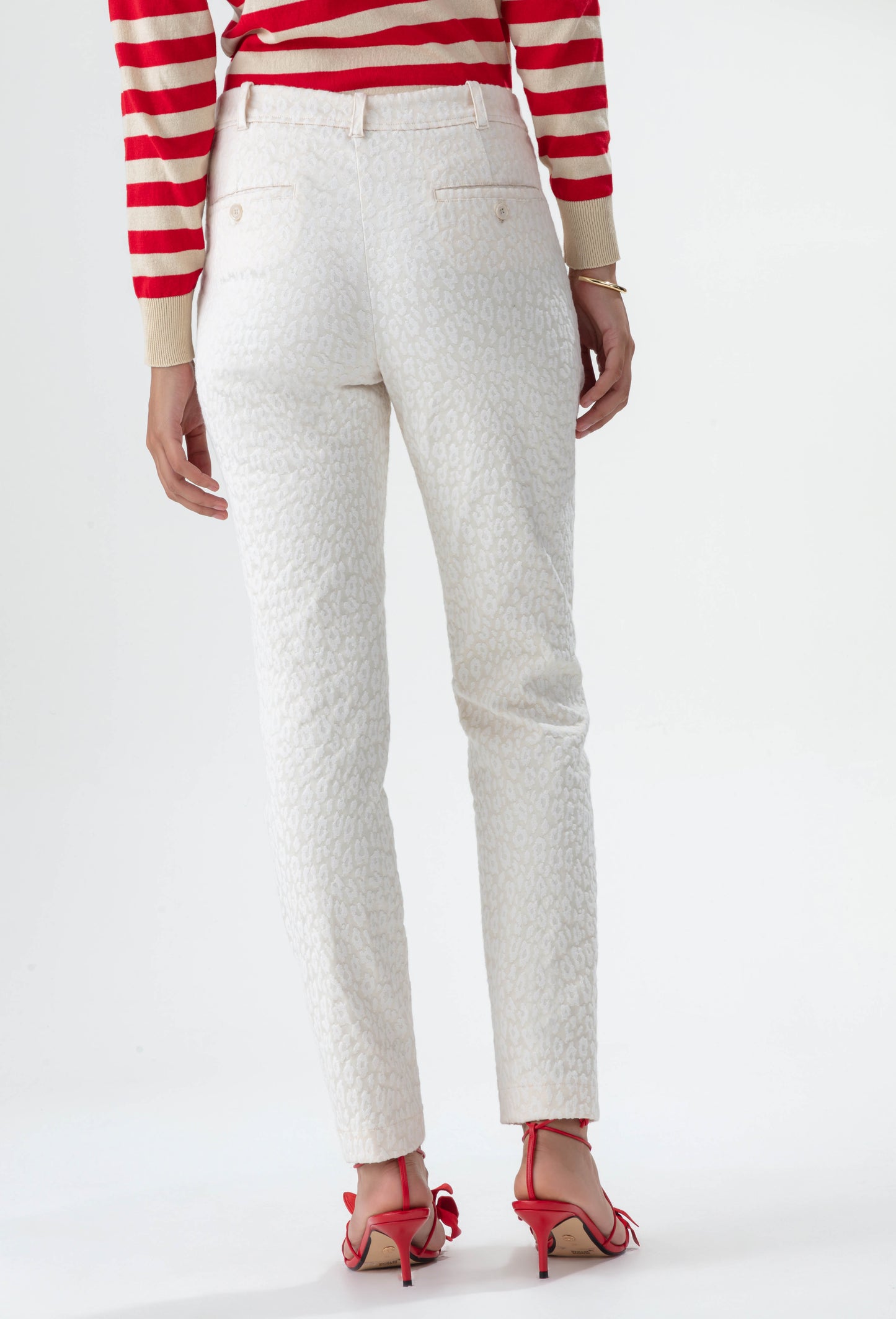 Pantalon Paris coupe cigarette en jacquard léopard écru 4