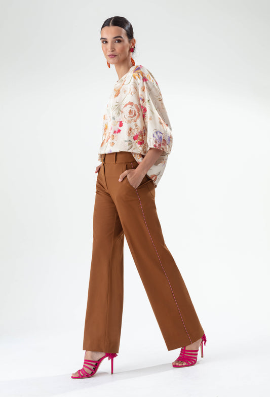 Pantalon Shiva caramel coupe droite 1