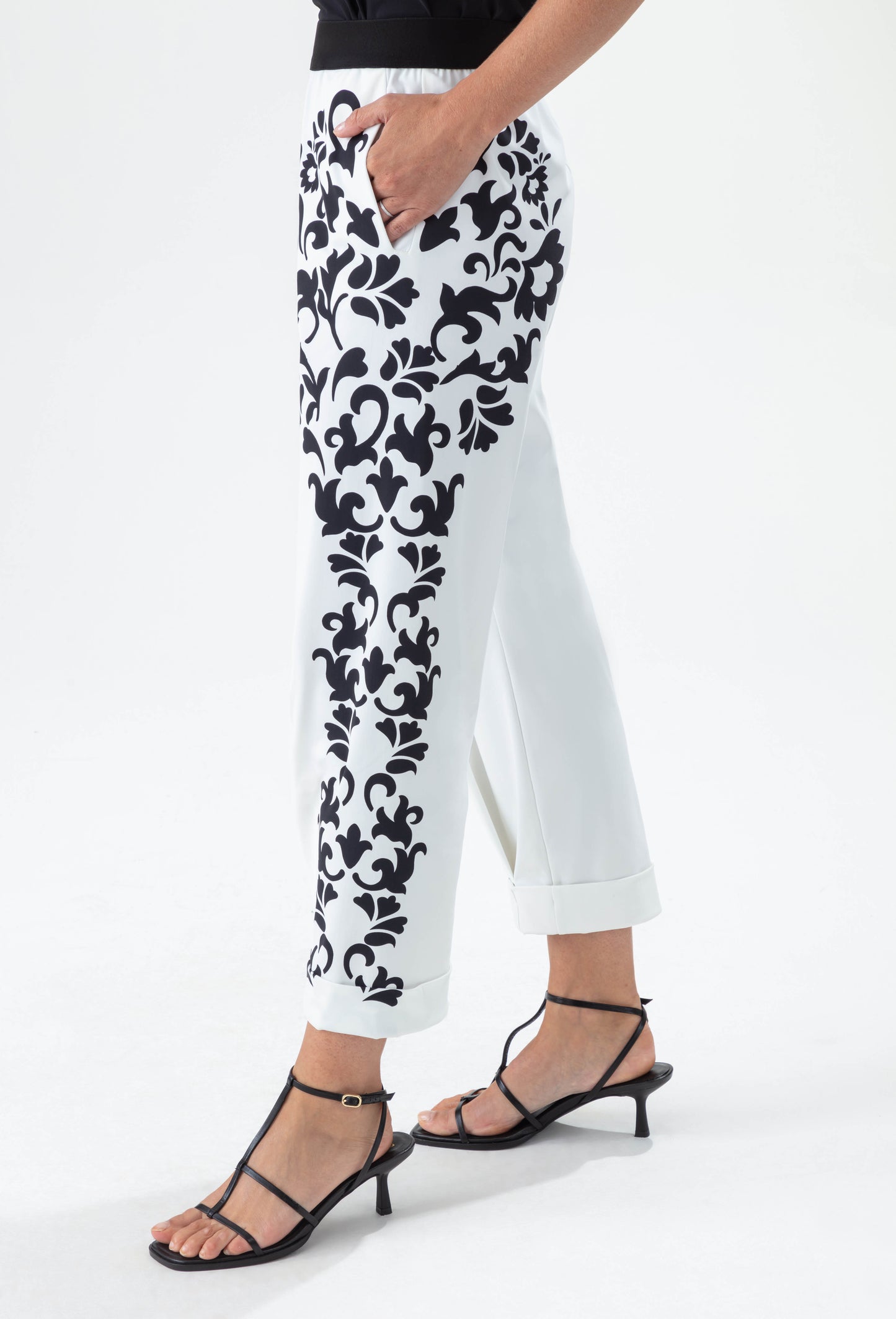Pantalon Luvuma en jersey technique noir et blanc 5