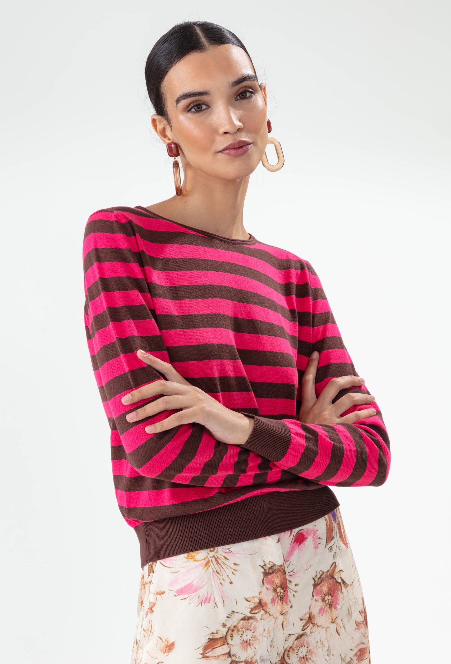 Pull Feline rayé rose hibiscus et caramel 1