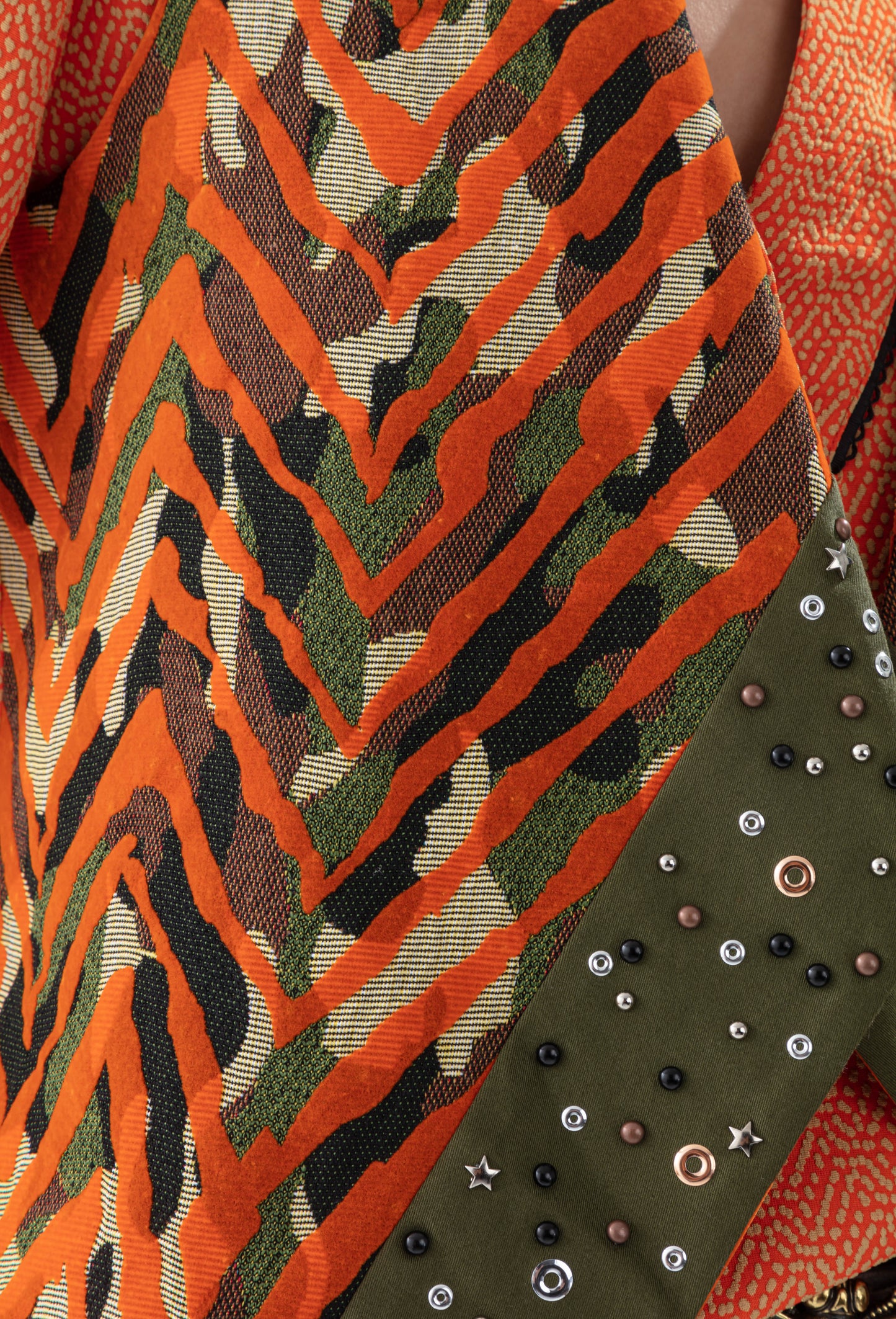 Gilet sans manches Emblème imprimé orange et kaki 2