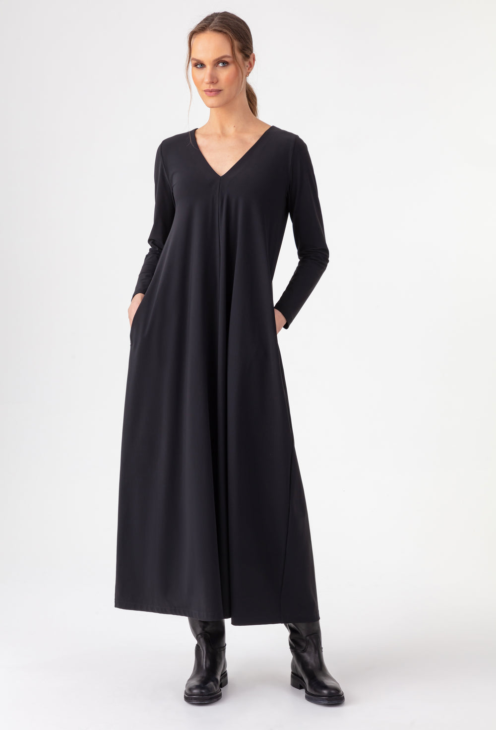 Robe longue Elyna noire en jersey technique 1
