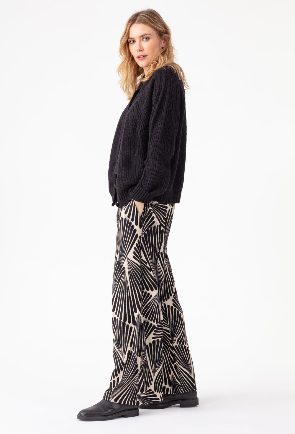 Pantalon large Emily imprimé plumages 5