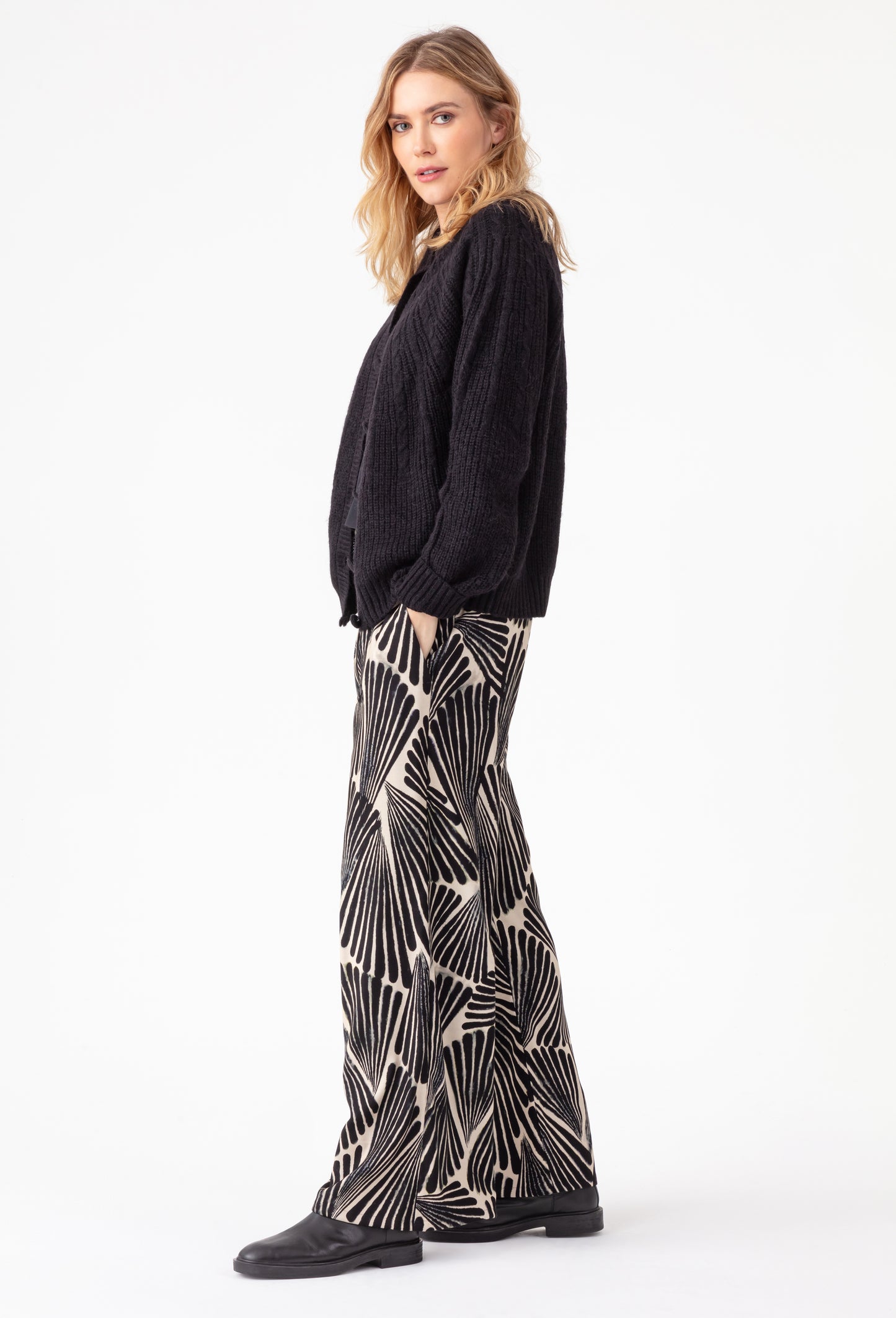 Pantalon large Emily imprimé plumages 5