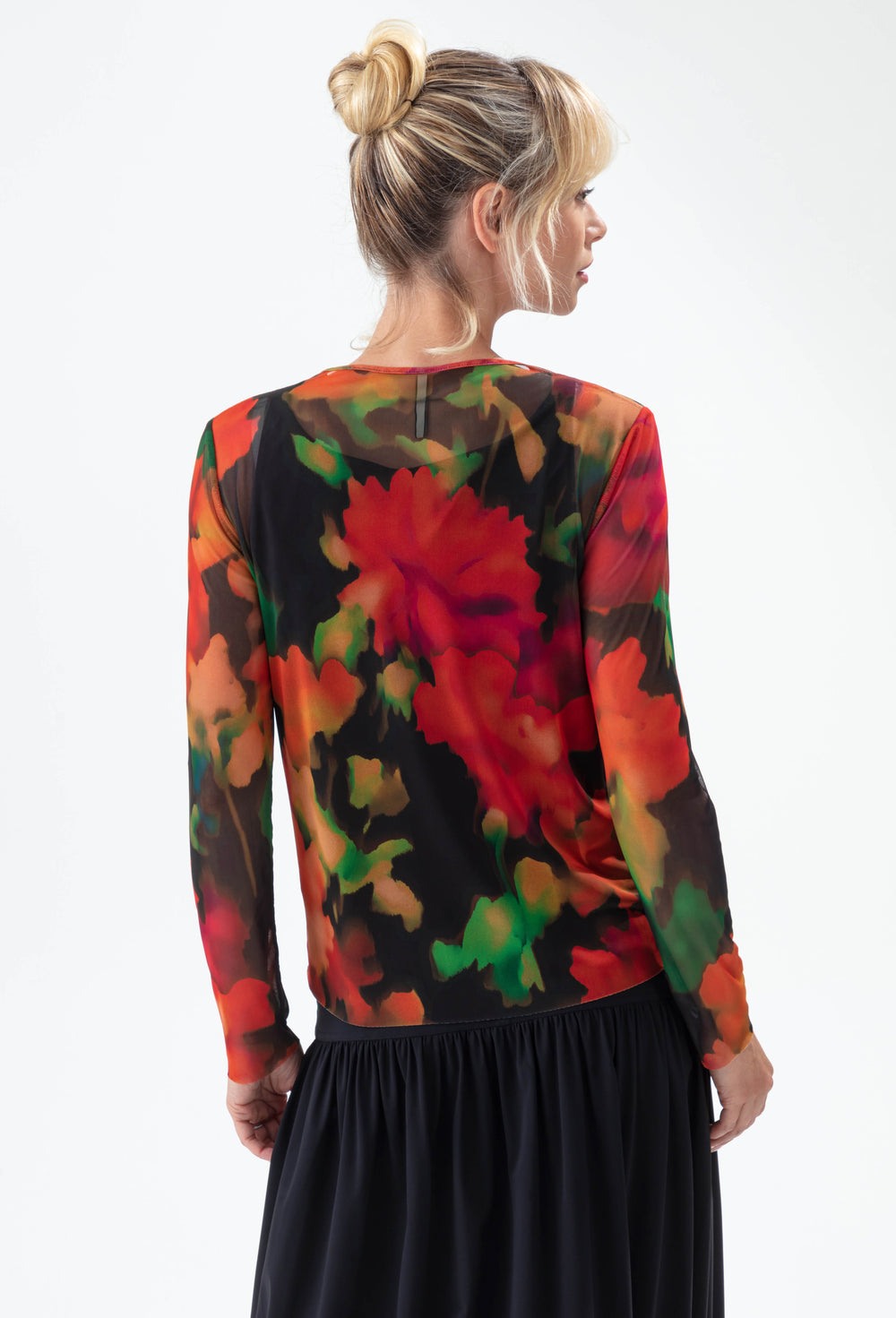Tee-shirt Sandra en résille stretch imprimé black flowers 3
