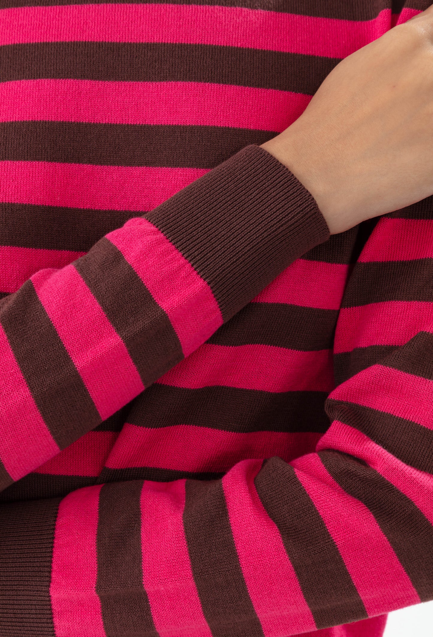 Pull Feline rayé rose hibiscus et caramel 2