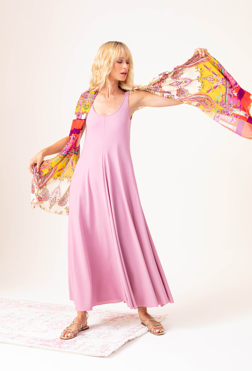 Robe Lara rose en jersey technique 3