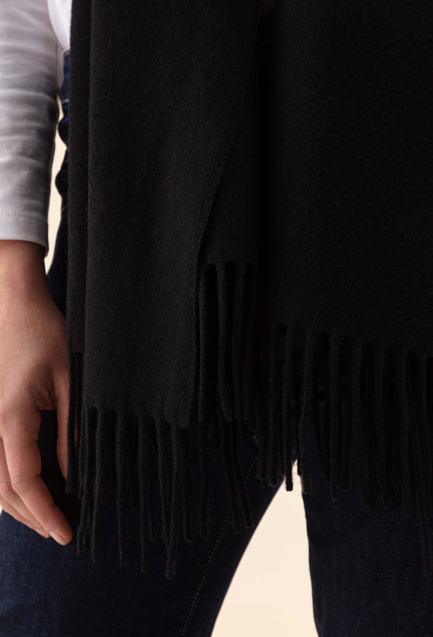 Echarpe Sandra noire 100% laine Made in France 2