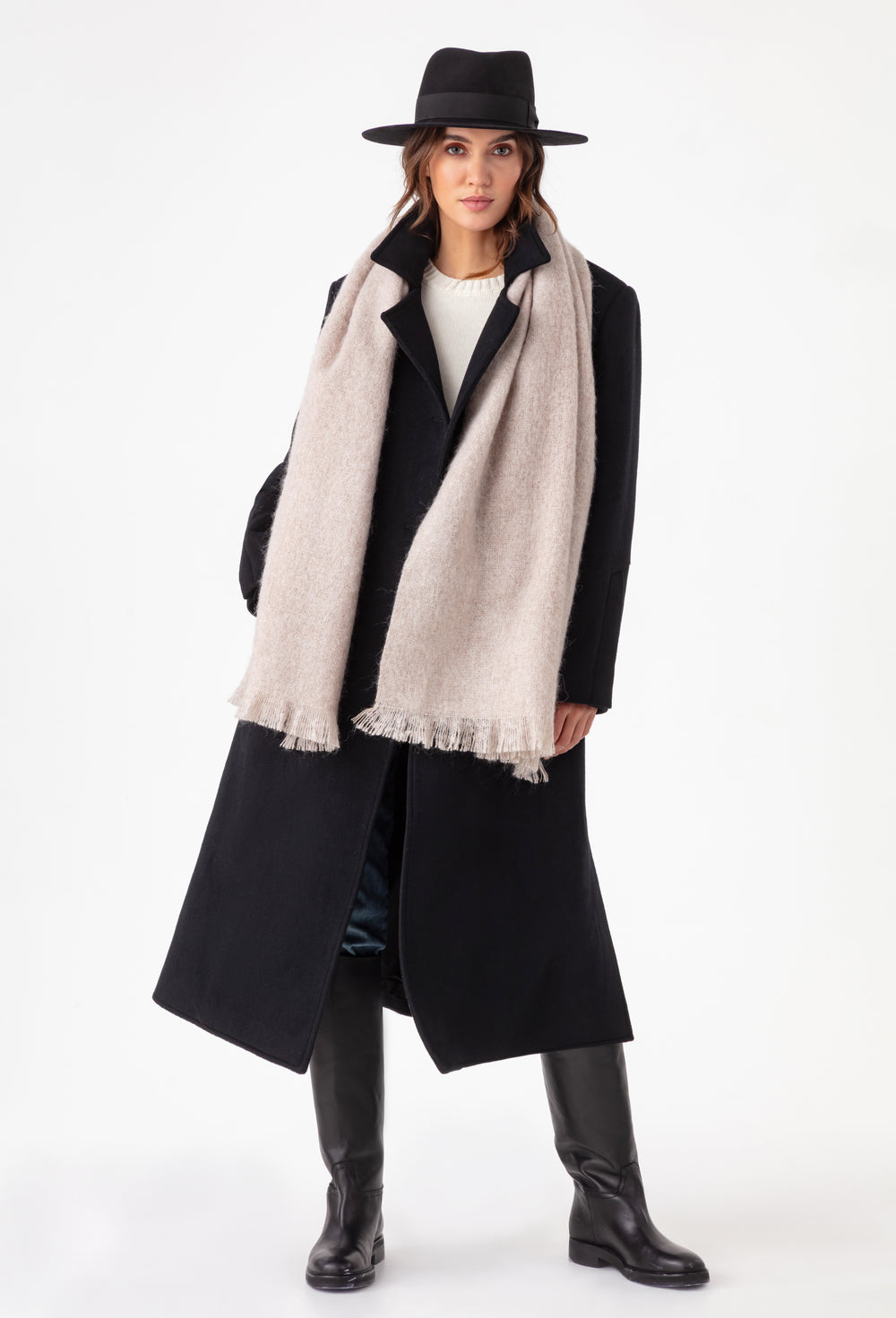 Manteau long Reem noir en laine 6