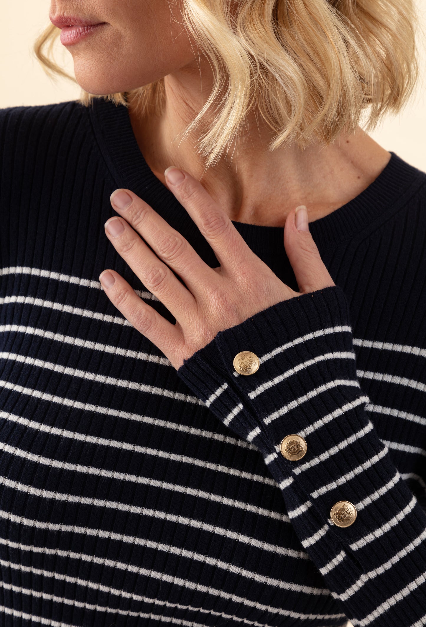 Pull Alhambra rayé marine et blanc 3