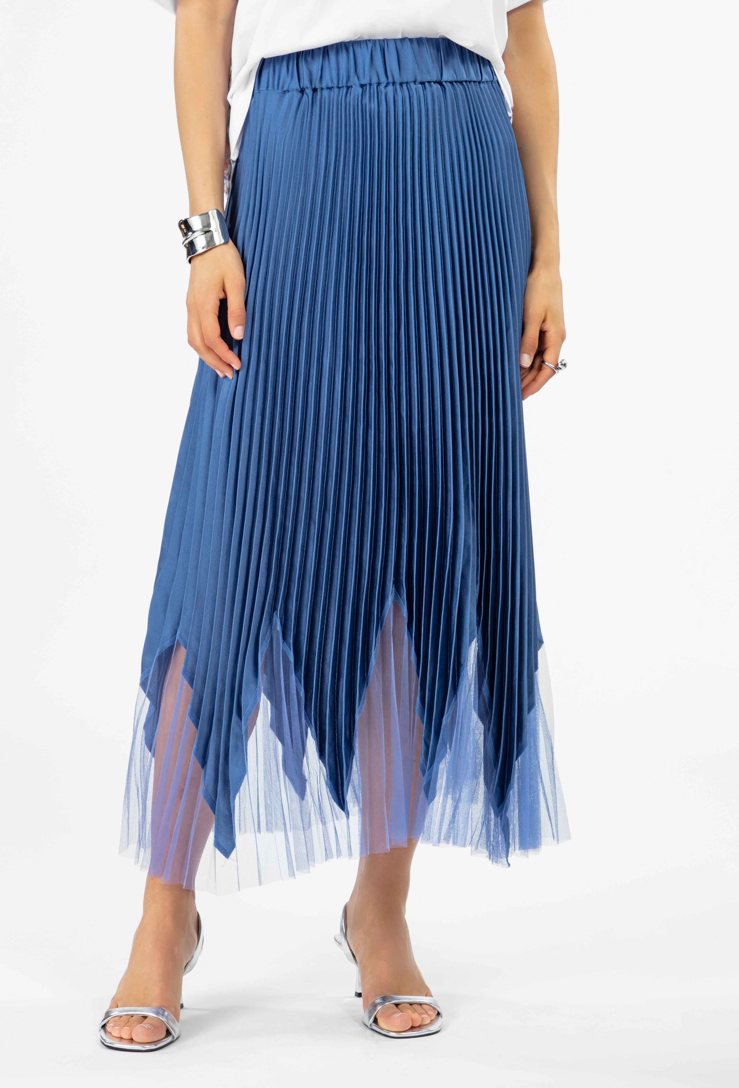 Jupe midi plissée Georgia en crêpe bleu satiné 2