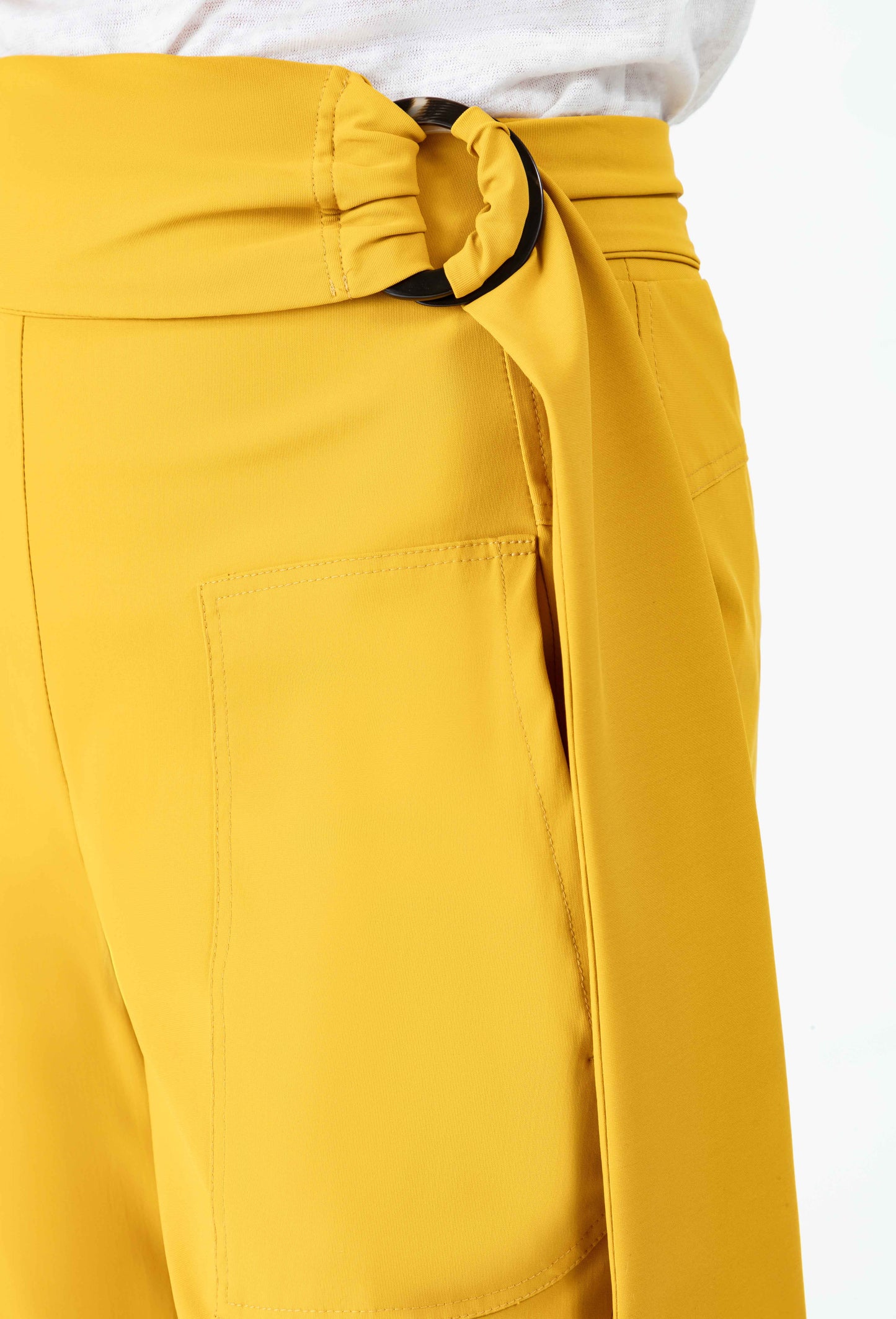 Pantalon ceinturé Ivar en jersey technique ocre 3