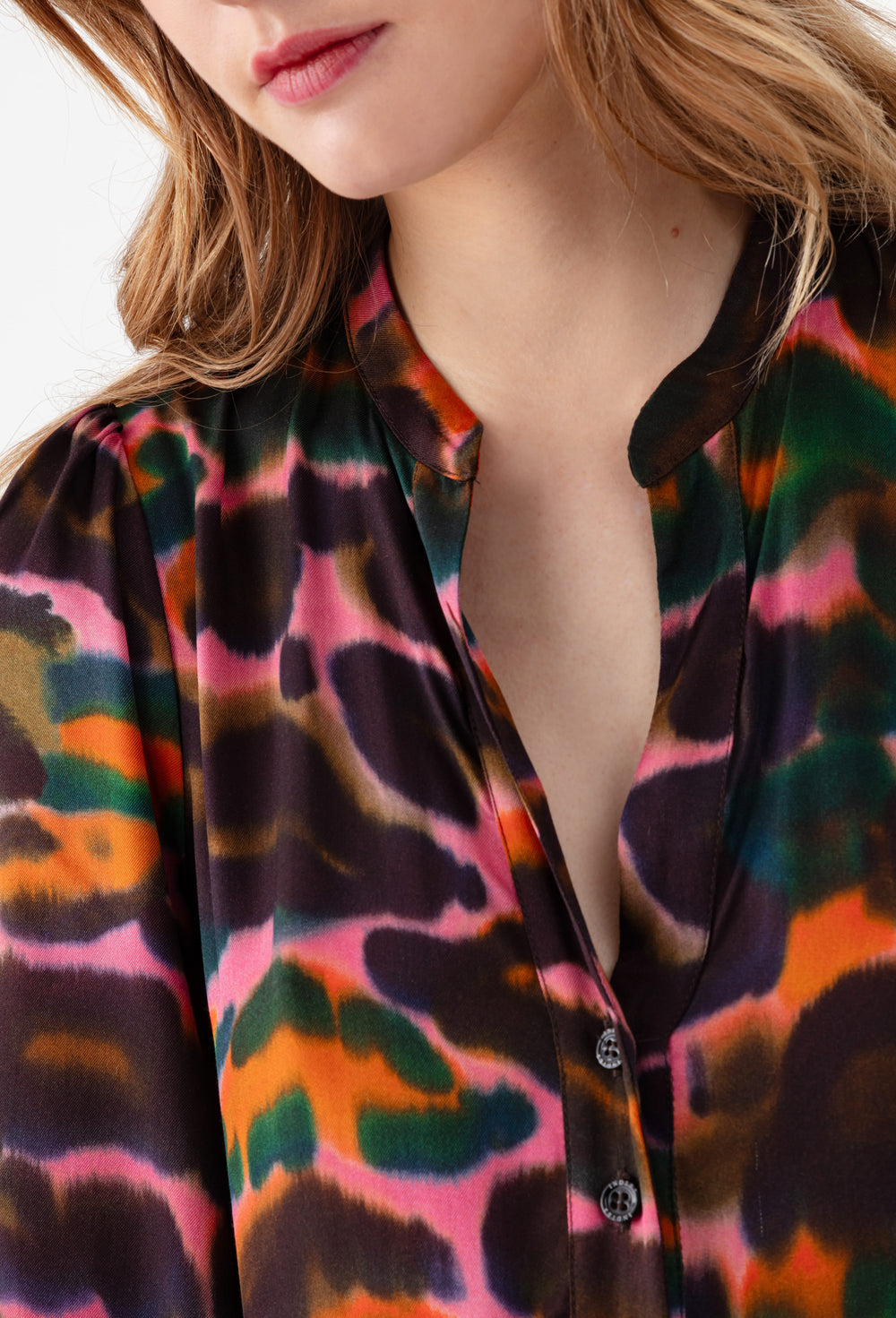 Robe courte Elyah à imprimé coloré 3