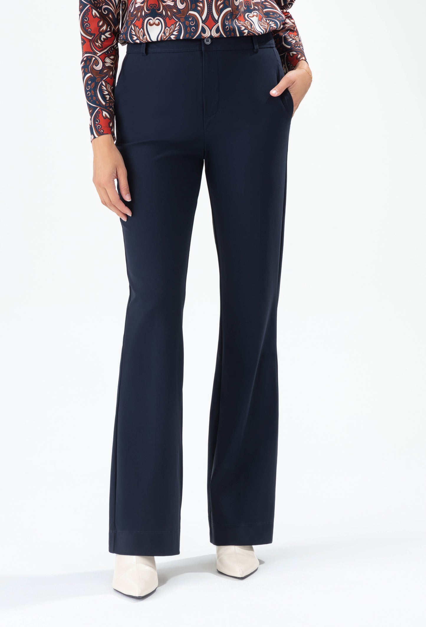 Pantalon Sofia bleu marine en jersey technique 4