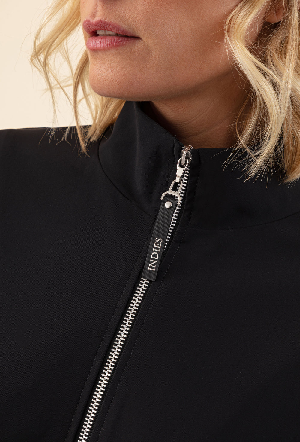 Manteau Utica noir en jersey technique 3