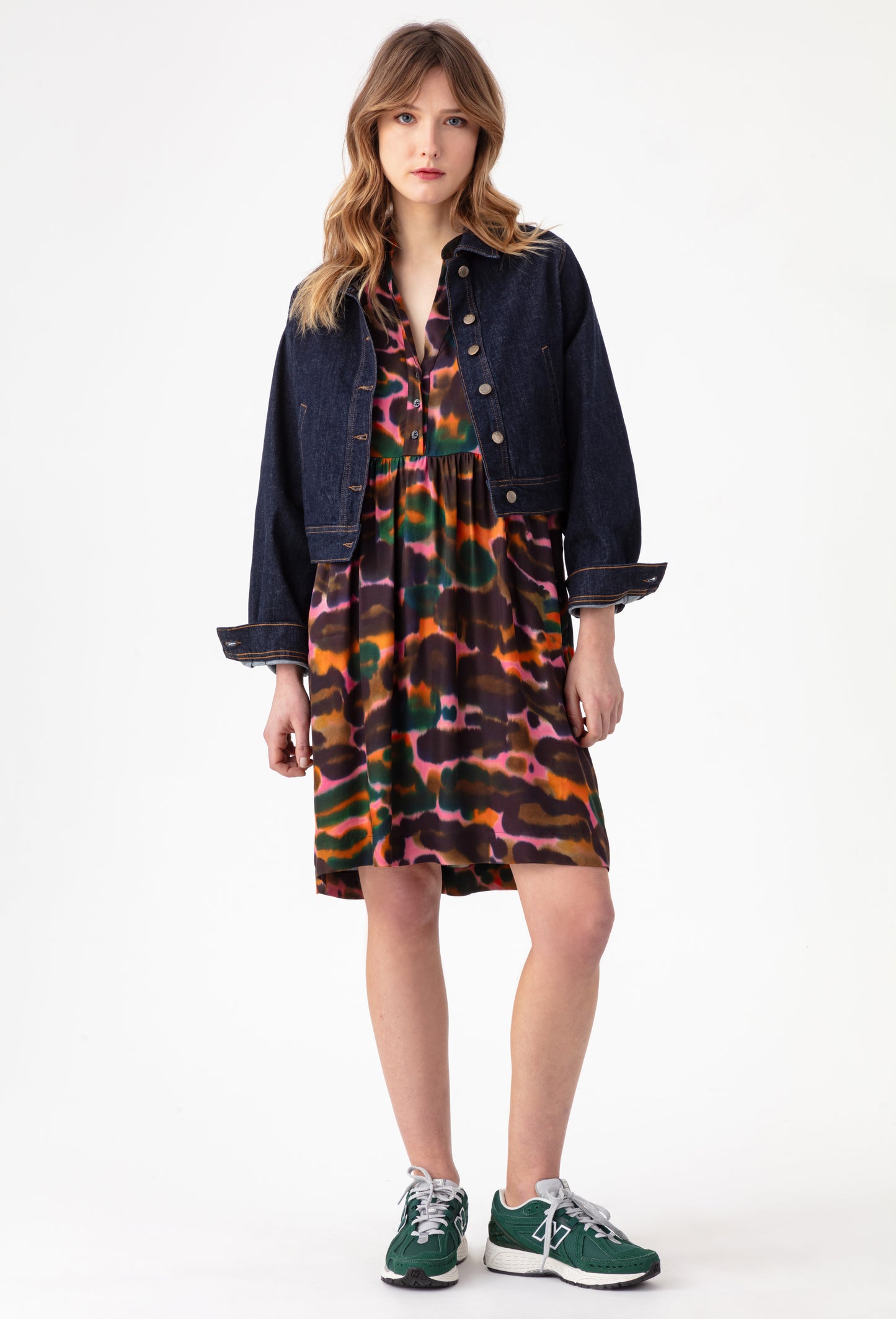 Robe courte Elyah à imprimé coloré 2