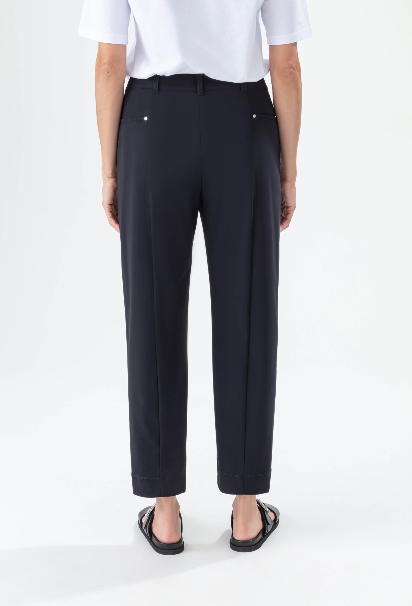 Pantalon Jalia noir en jersey technique 4