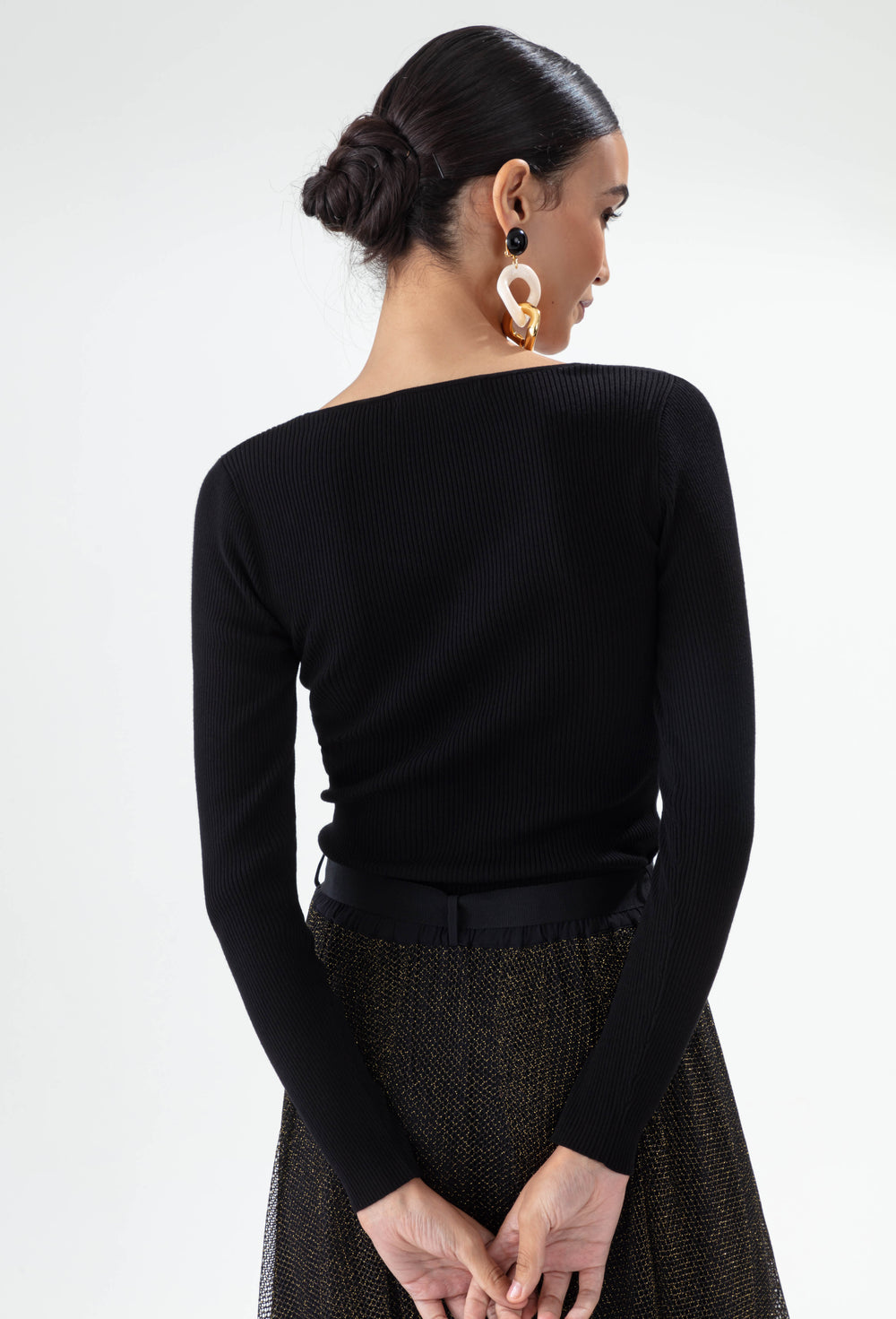 Pull Fusion en maille noir encolure coeur 3