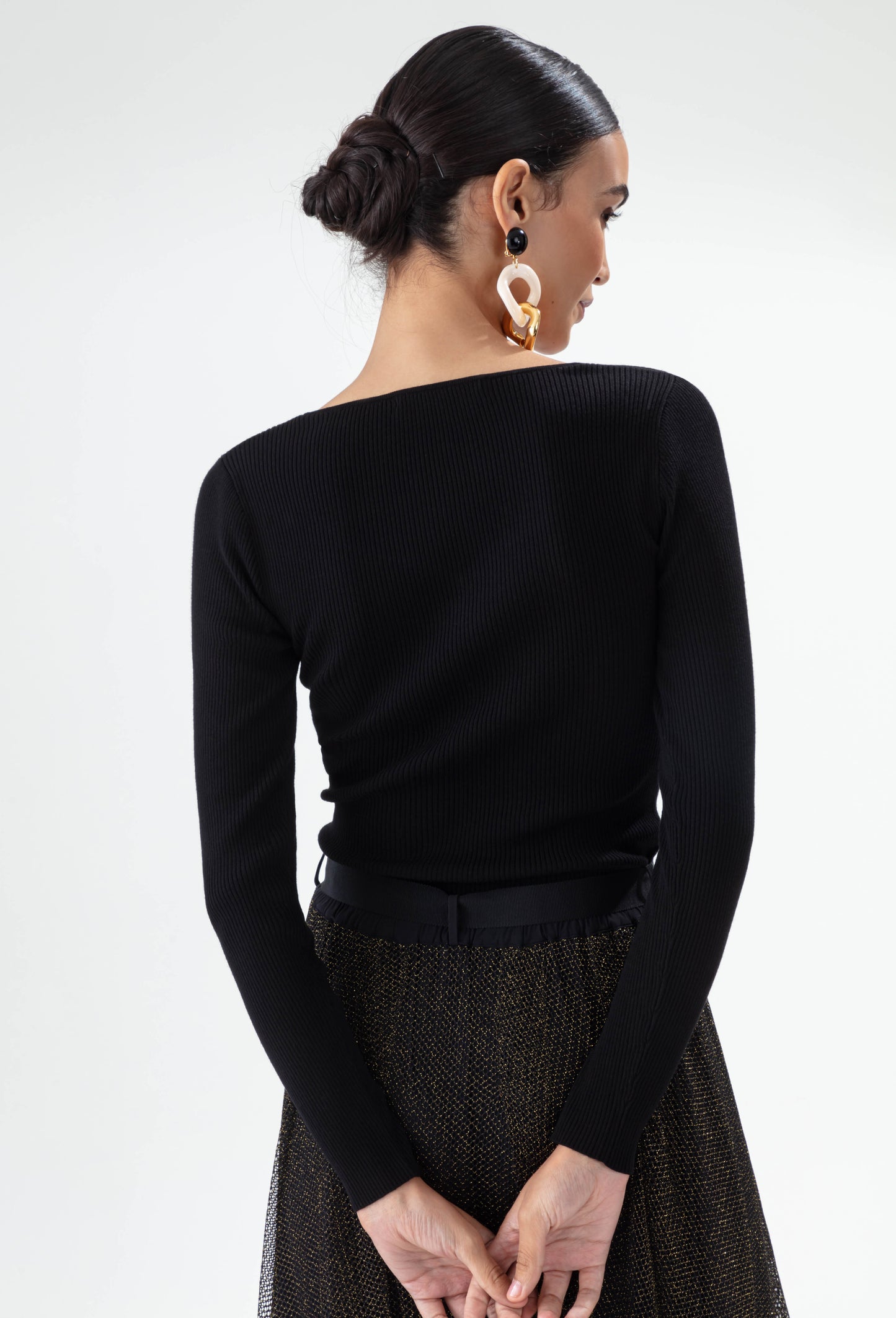 Pull Fusion en maille noir encolure coeur 3