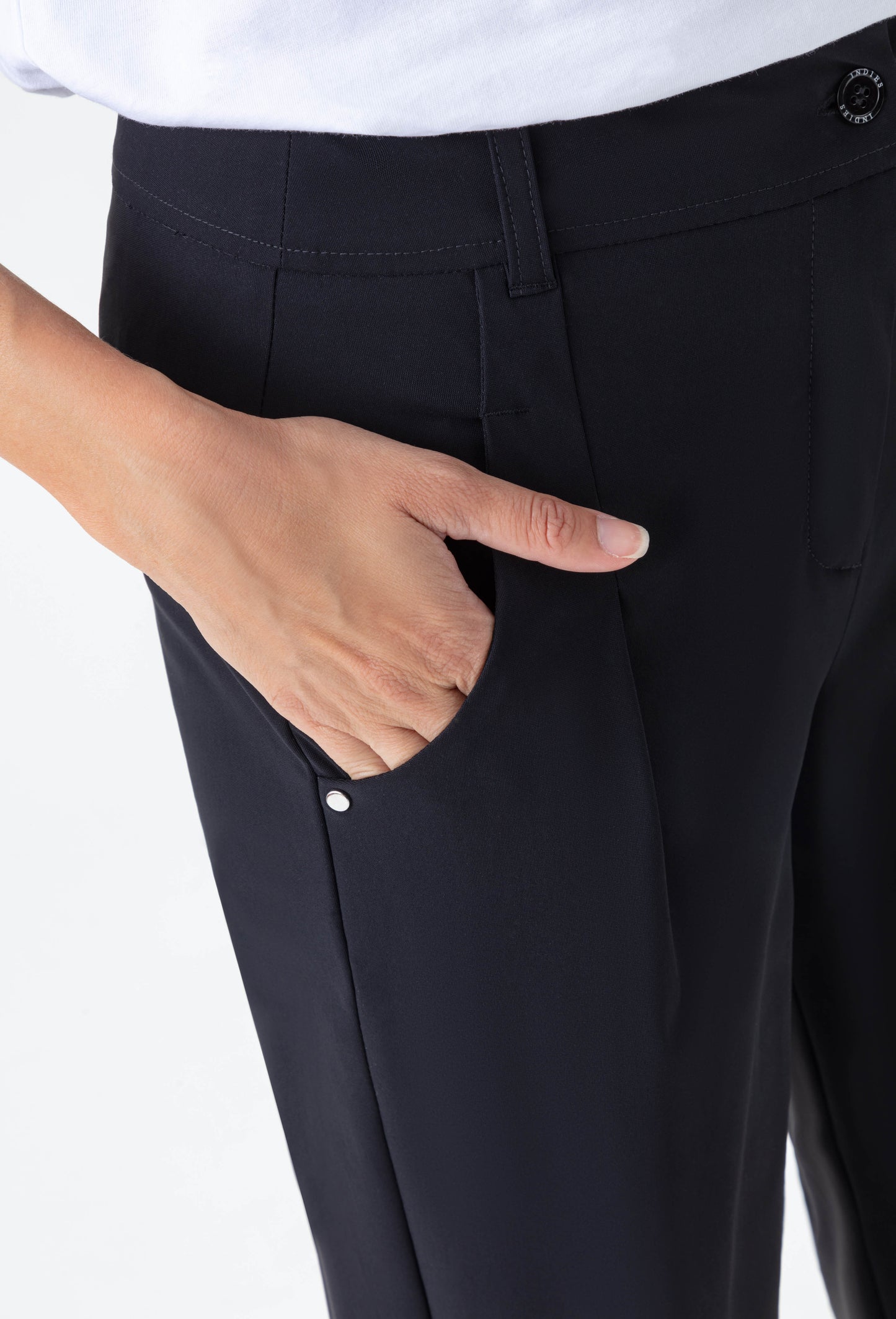 Pantalon Jalia noir en jersey technique 2