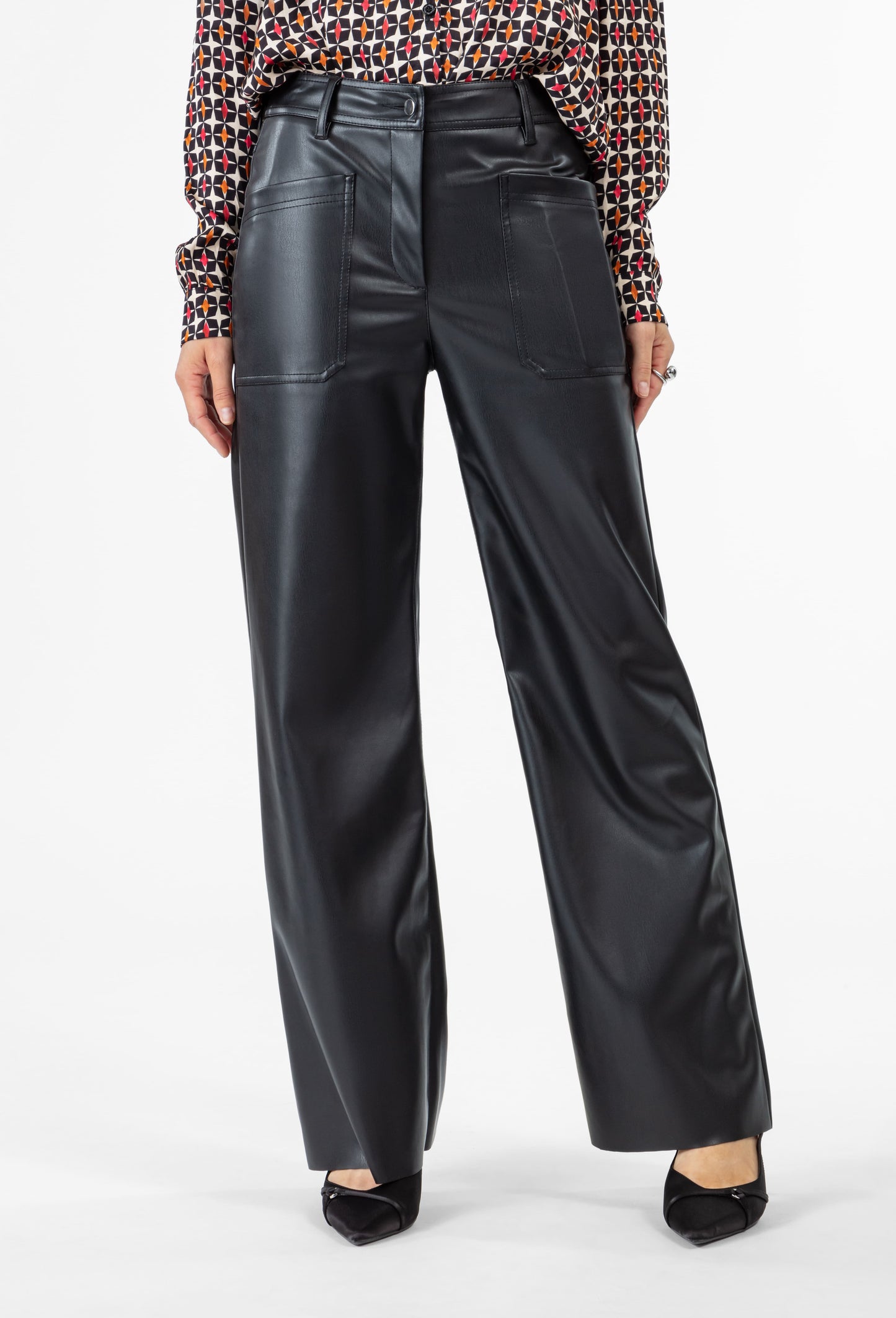 Pantalon large Clayton noir en simili cuir 2