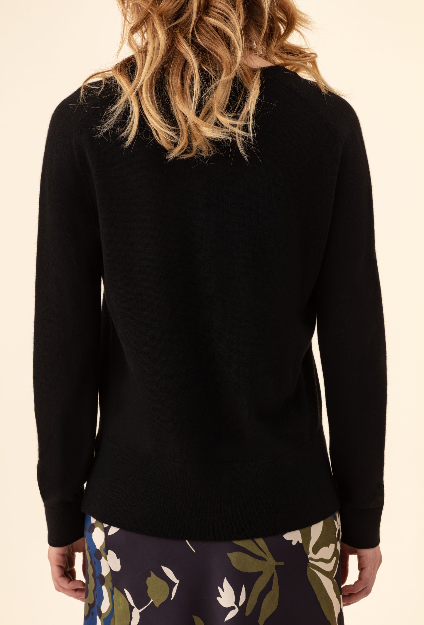 Pull col V Yanis noir 50% laine 2