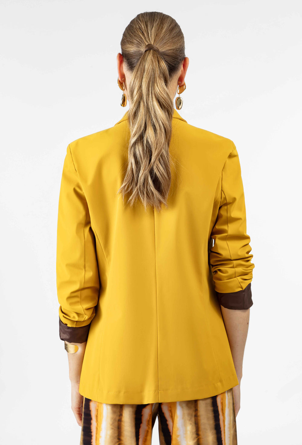 Veste tailleur Salima en jersey technique ocre 3