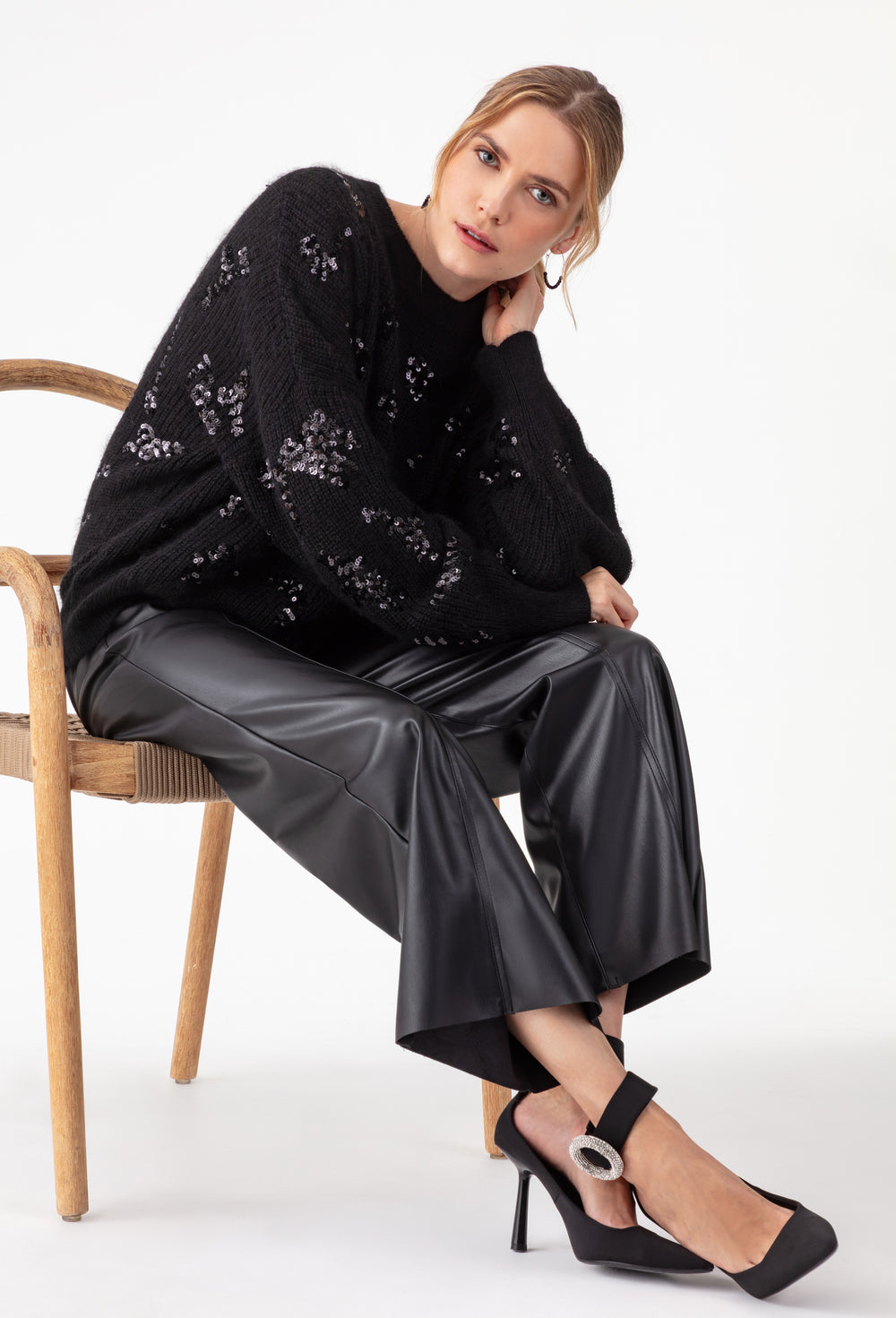 Pantalon large Clayton noir en simili cuir 5