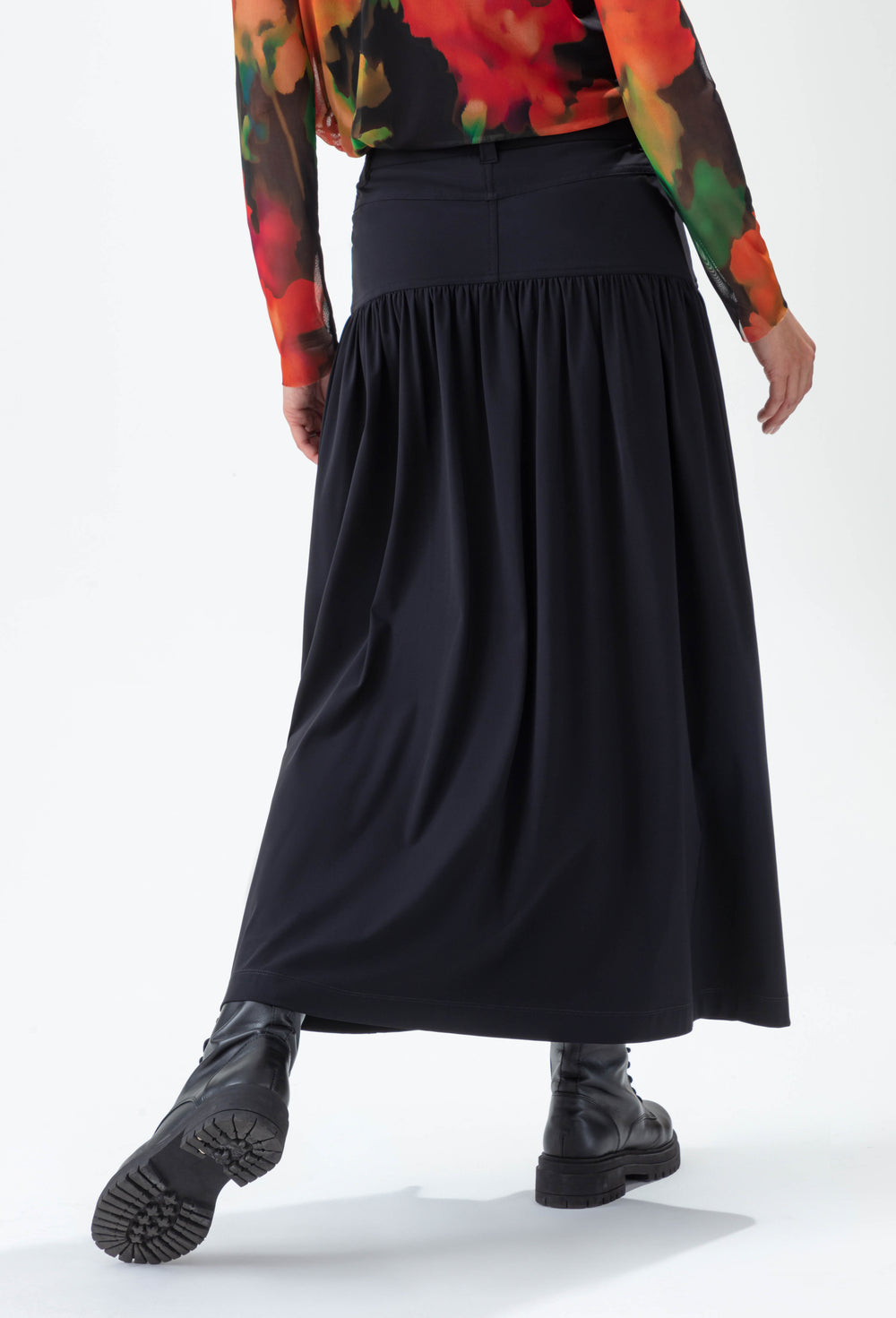 Jupe longue Ange noire en jersey technique 4