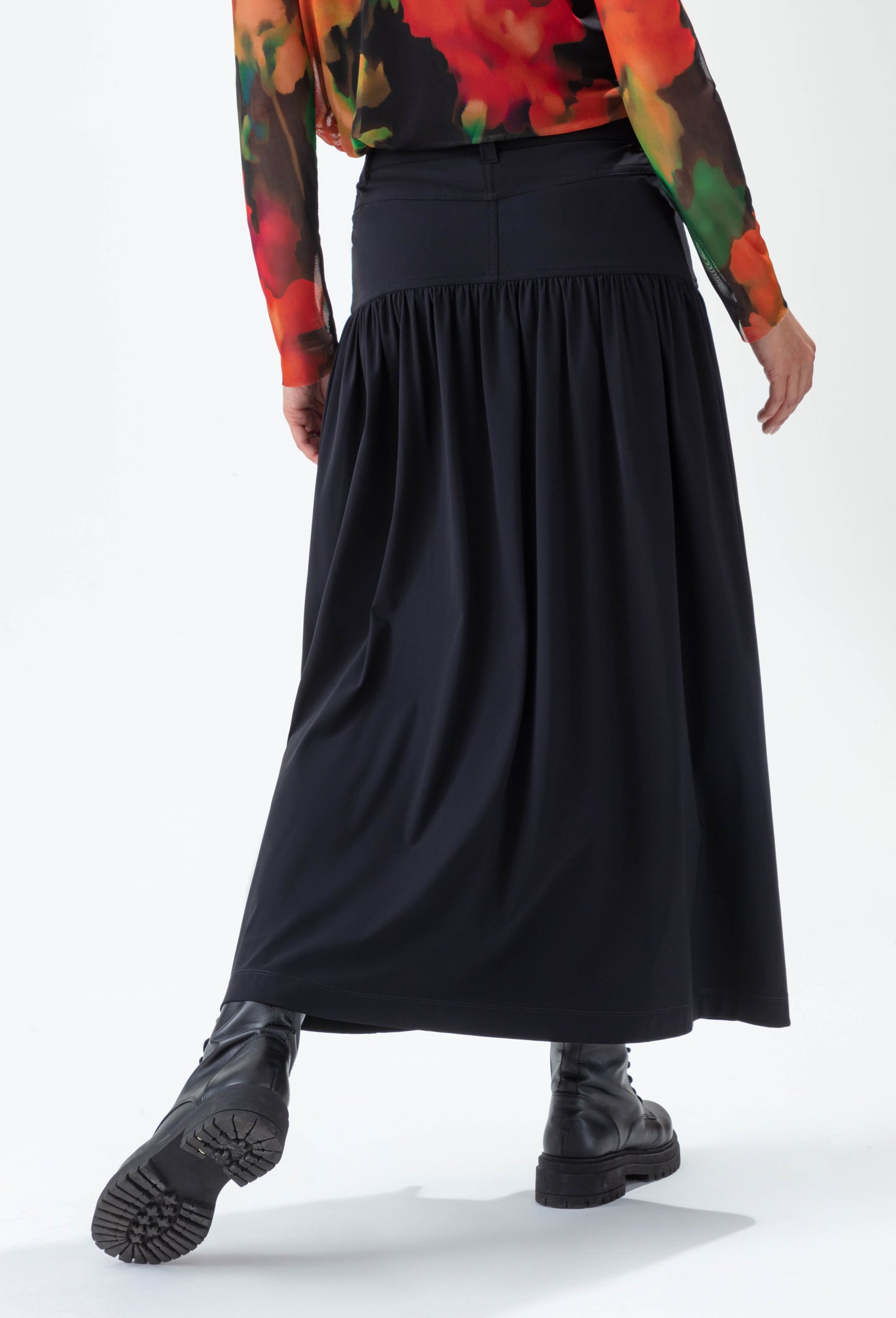 Jupe longue Ange noire en jersey technique 4