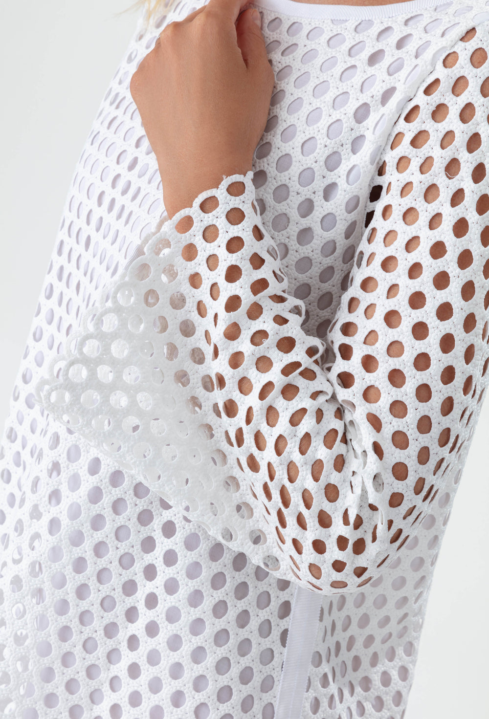 Robe Bruyère blanche en filet ajouré 2
