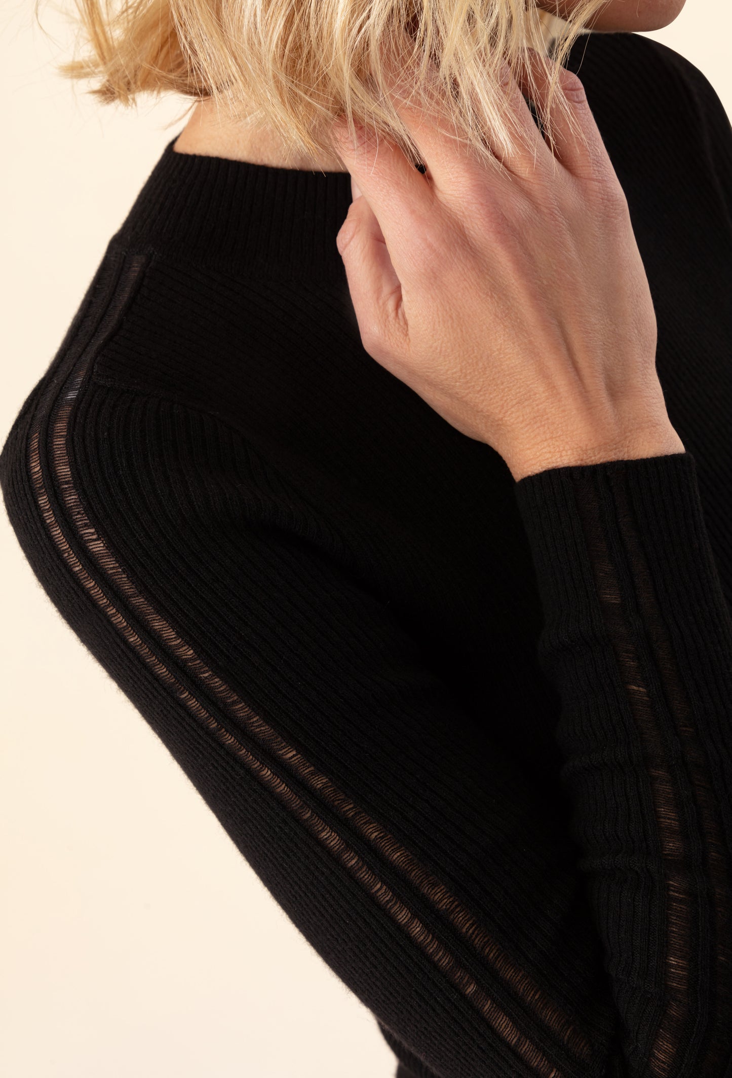 Pull Koss noir 50% laine 2