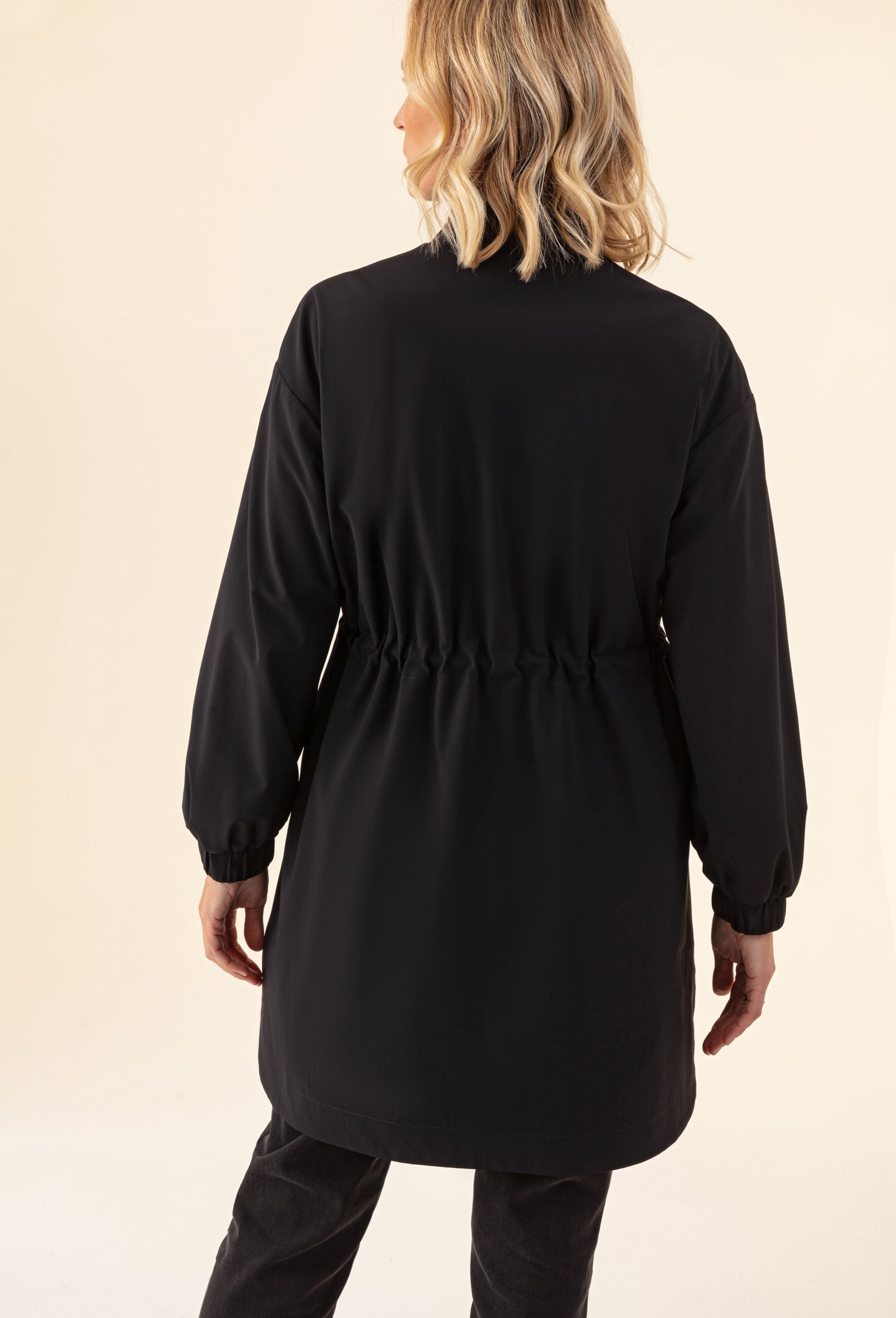 Manteau Utica noir en jersey technique 1