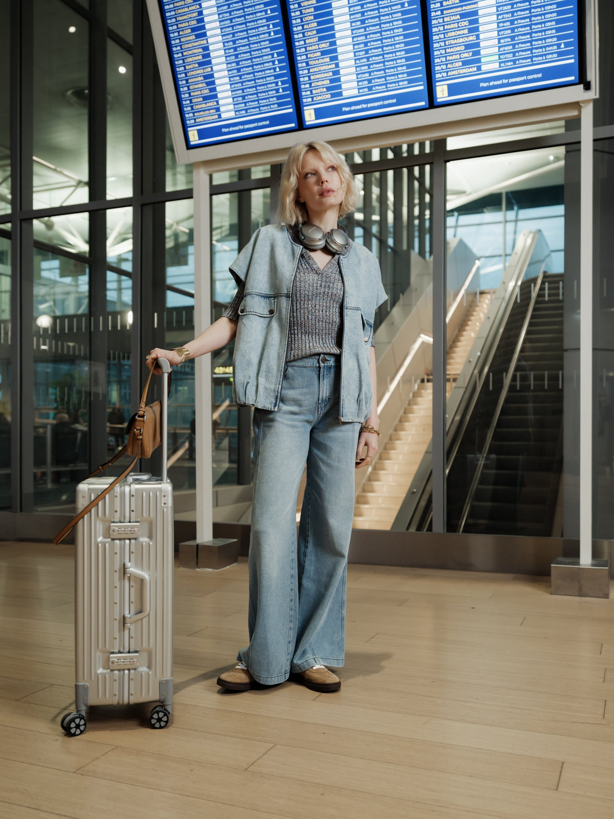Tenue mi-saison femme : comment s’habiller entre deux saisons ?