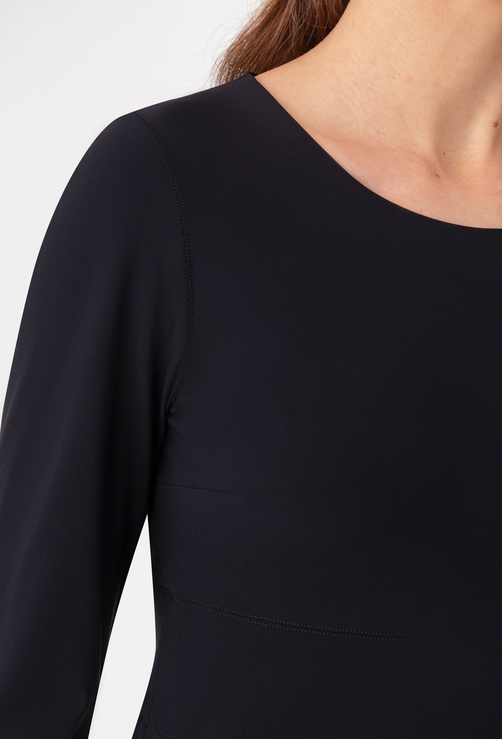 Robe courte Isalie noire en jersey technique 2