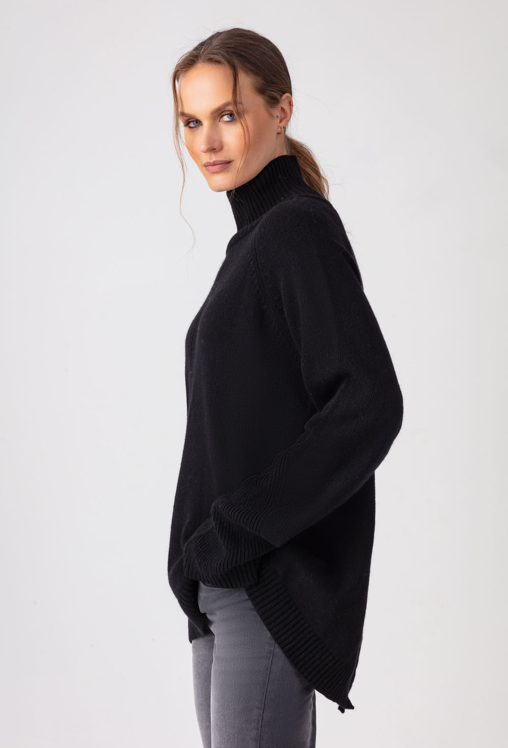 Pull Conrad noir en laine 6