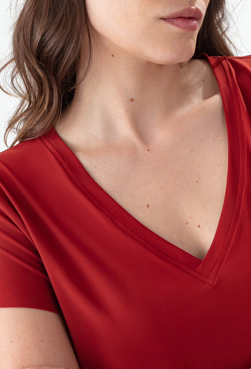 Tee-shirt Linda rouge en jersey technique 2