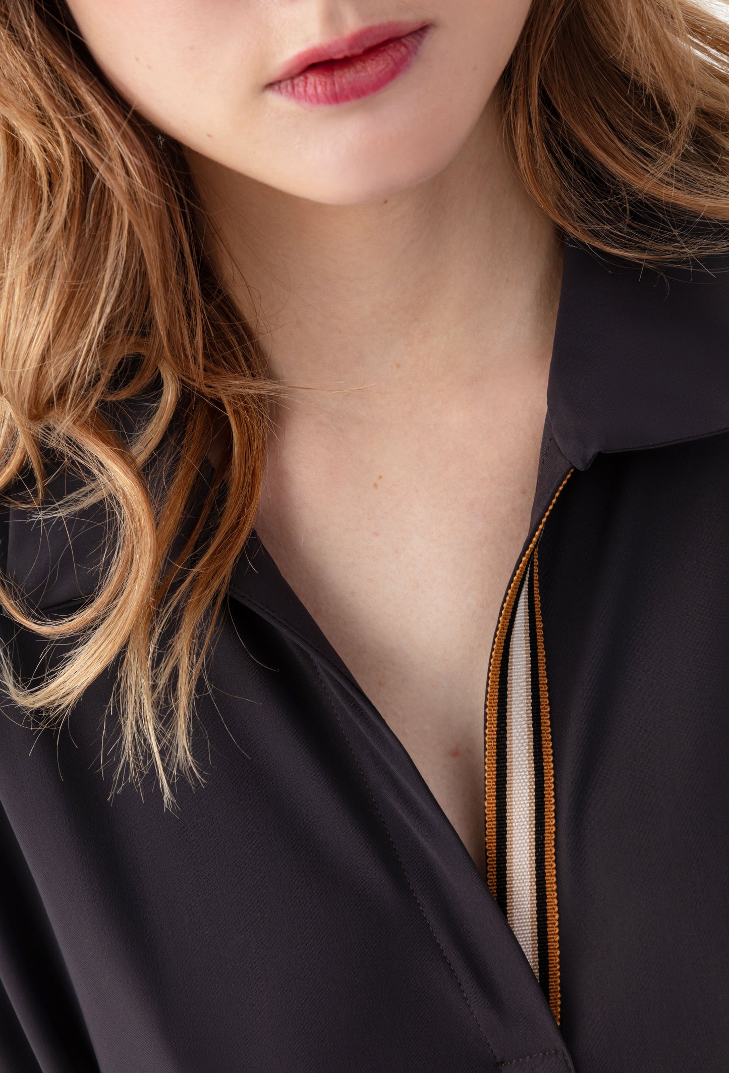 Robe longue Rhea en jersey technique marron 3