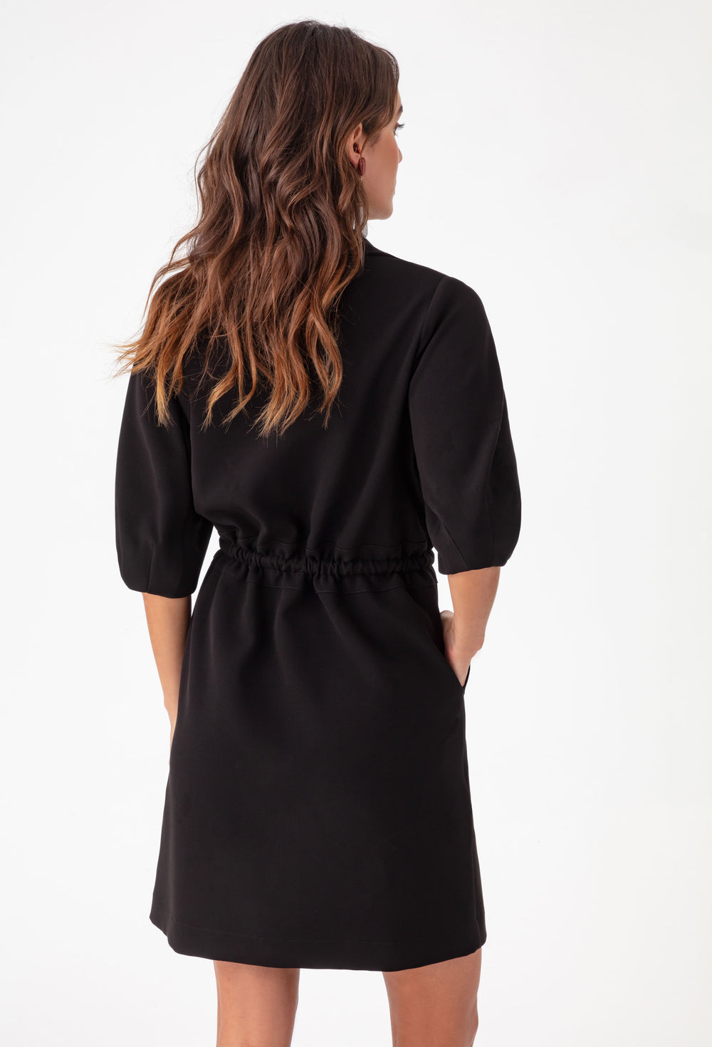 Robe courte Belladone noire 3