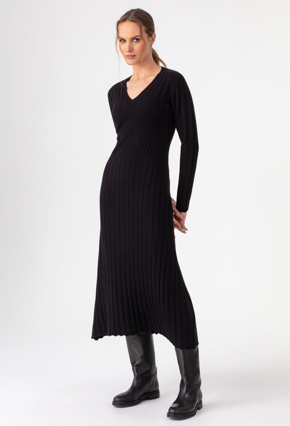 Robe longue Rosemay noire en laine 1