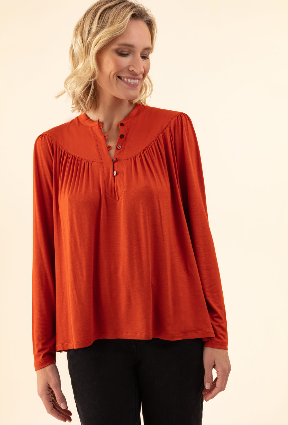 Tee-Shirt Studio orange 1