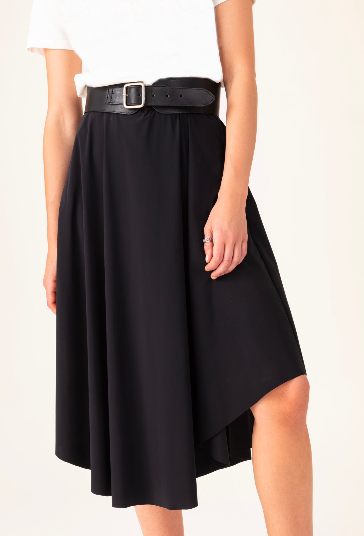 Jupe Letizia noire en jersey technique 2
