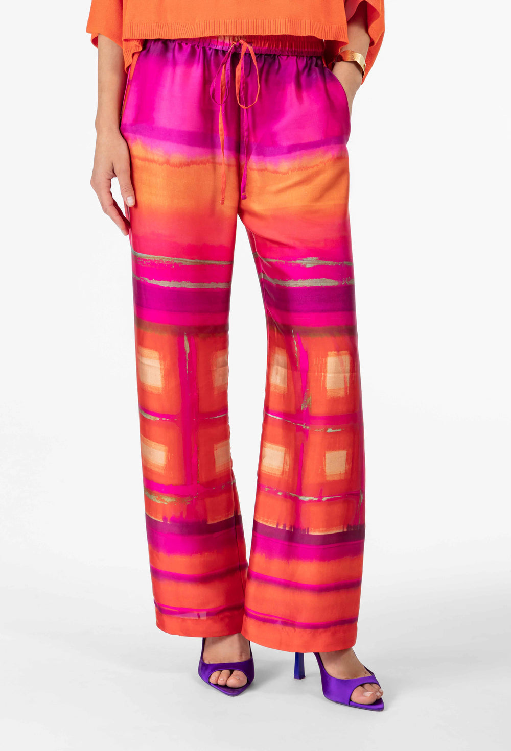 Pantalon fluide Ronan en satin imprimé 2