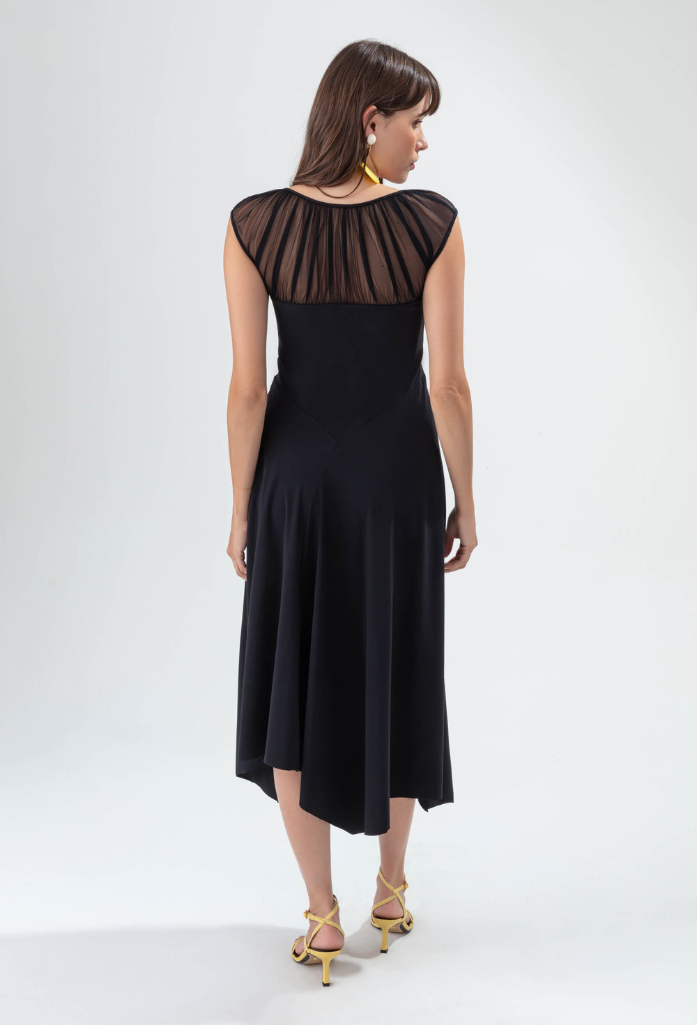 Robe Celeste noire en jersey technique et haut drapé 4