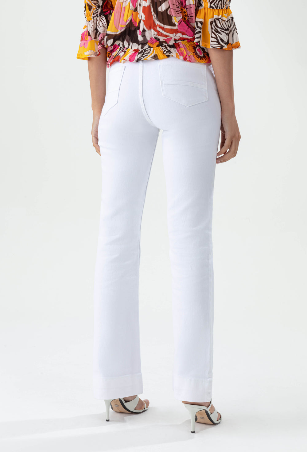 Jean Tradition blanc coupe flare 4