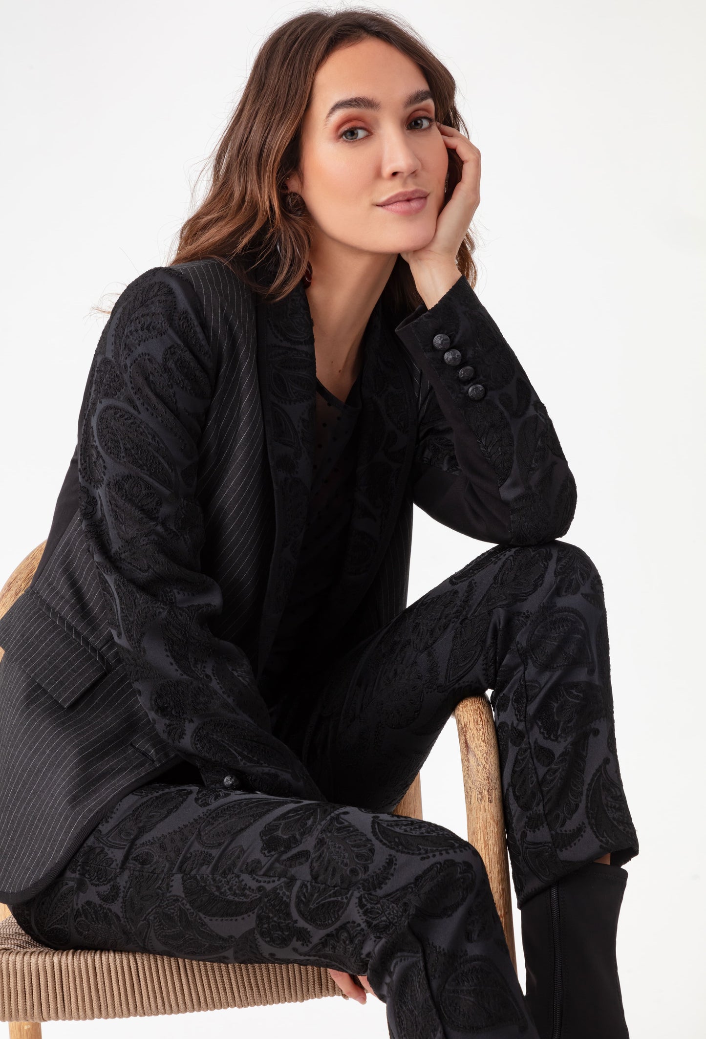Pantalon cigarette Baker en jacquard noir 8