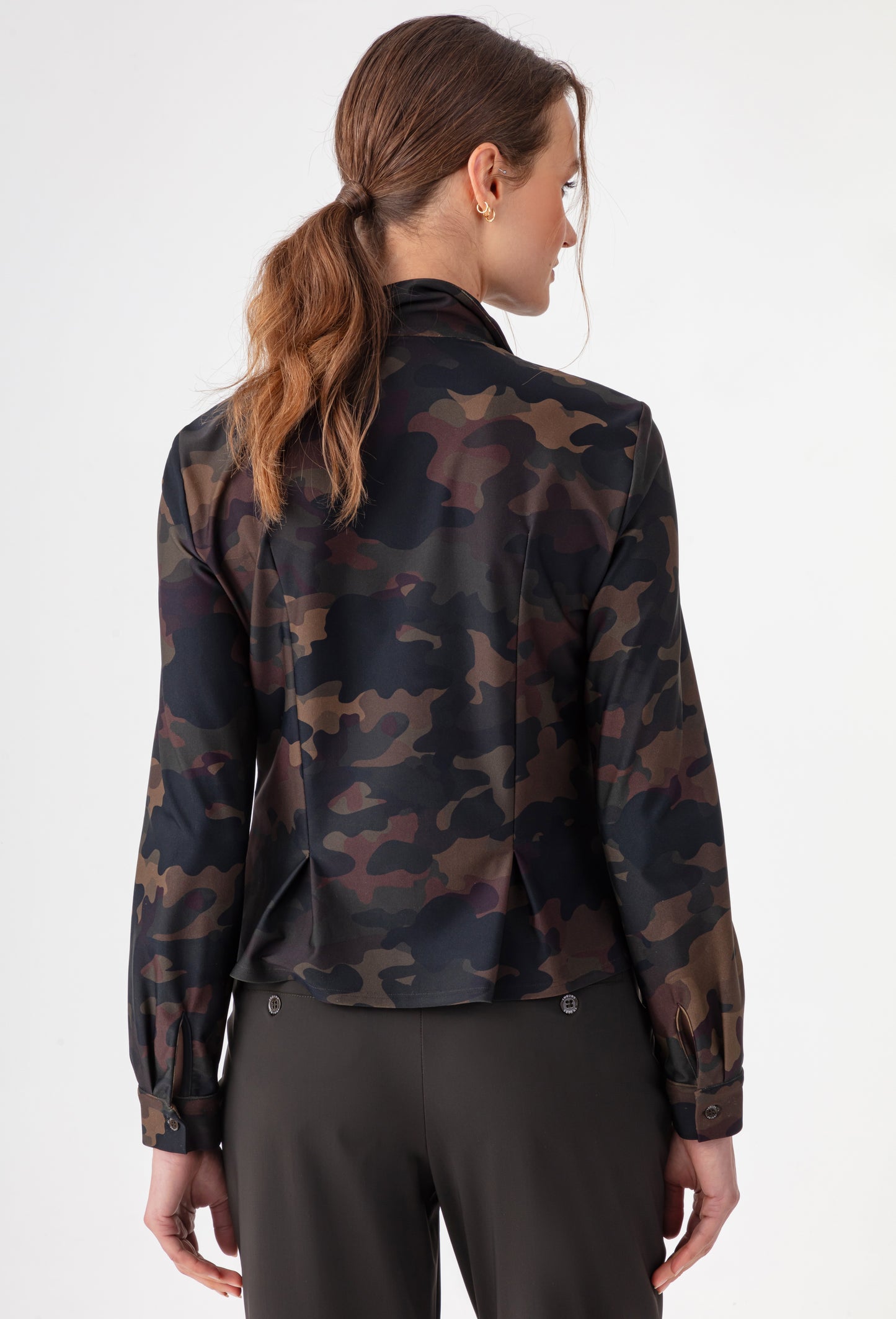 Chemise cintrée Beryl militaire en jersey technique 6