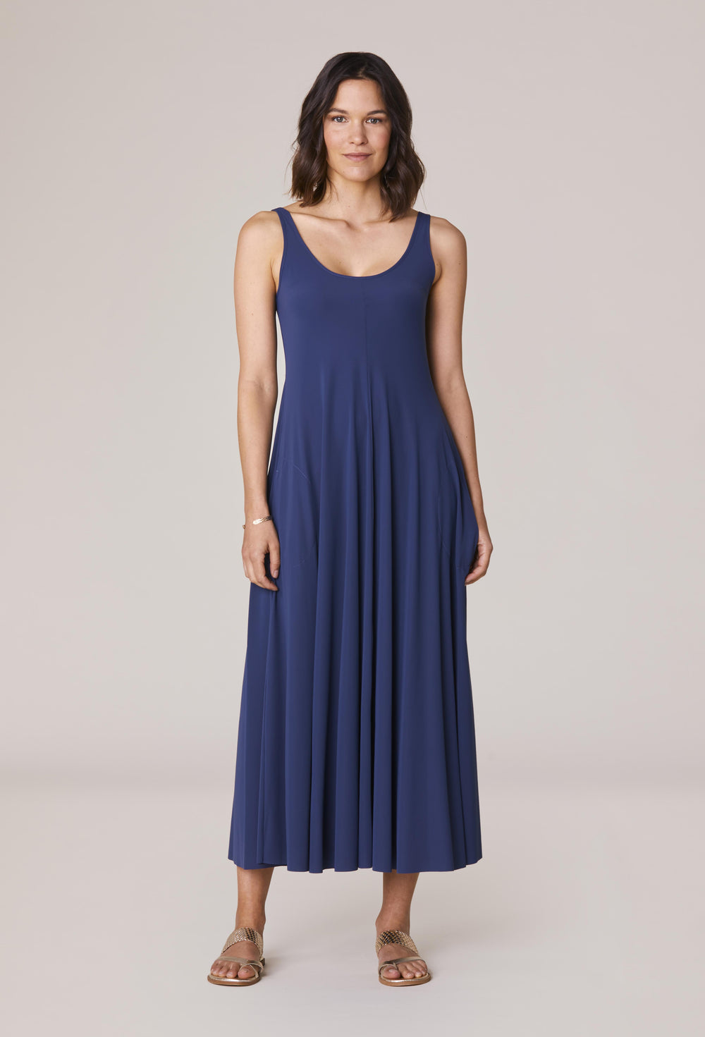 Robe Lara bleu navy en jersey technique 1