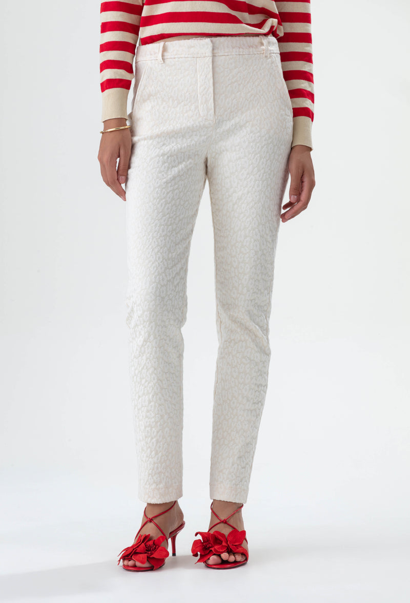 Pantalon Paris coupe cigarette en jacquard léopard écru 3