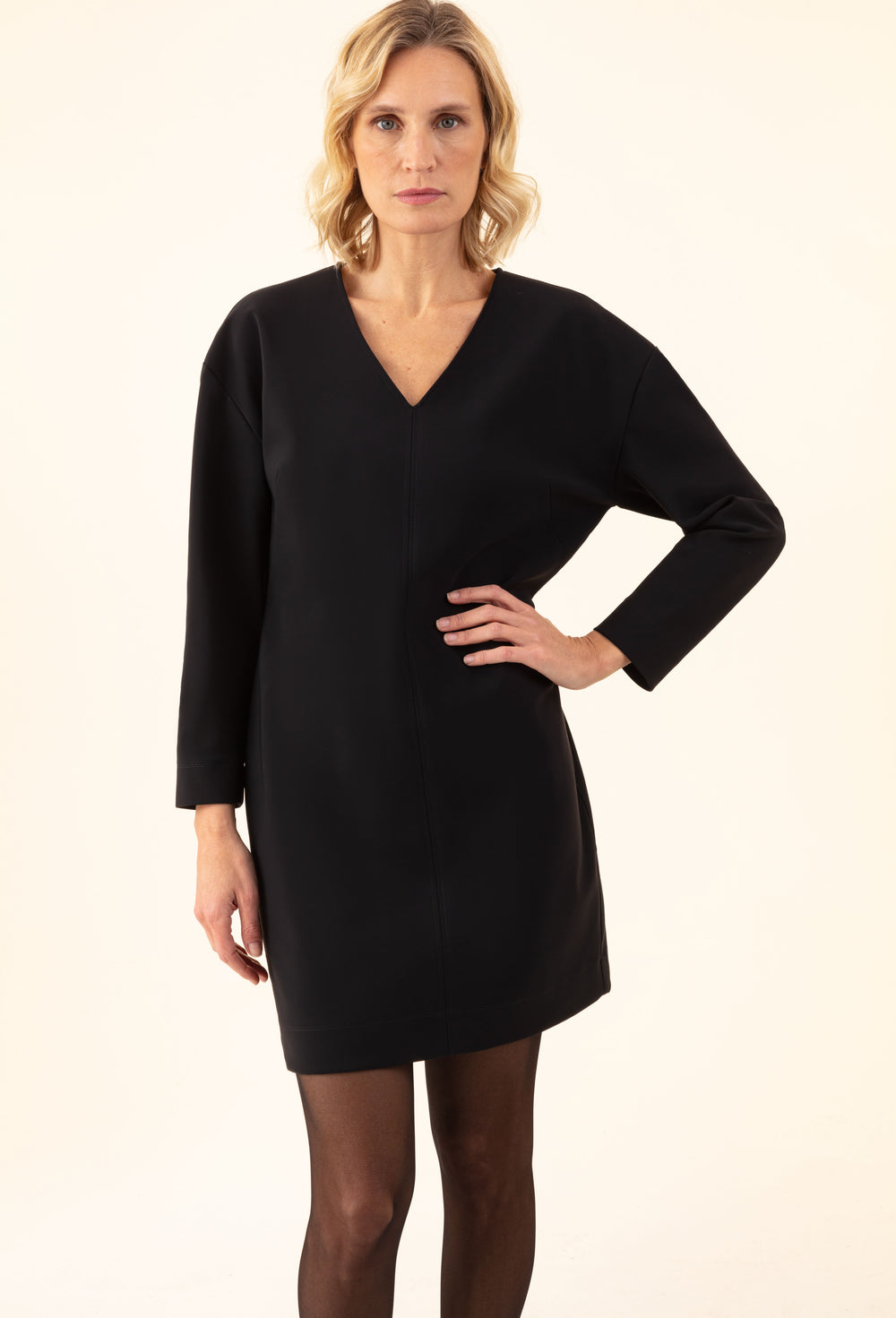 Robe Laetitia noire en jersey technique 1